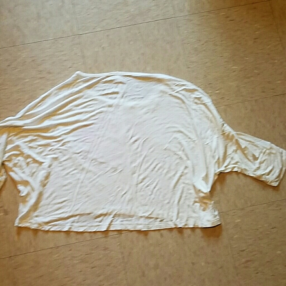 Batwing T-shirt - Picture 3 of 4